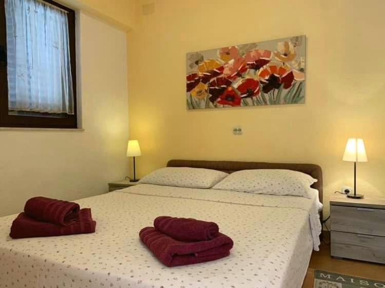 Fresh Apartments Dar Orlic Trogir Exterior photo