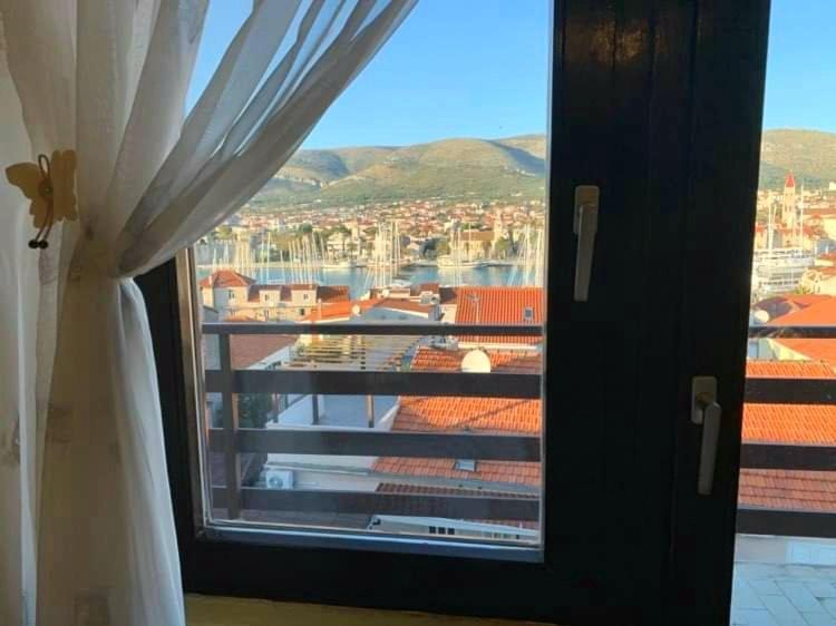 Fresh Apartments Dar Orlic Trogir Exterior photo