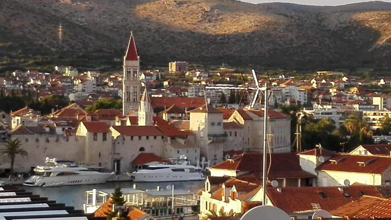 Fresh Apartments Dar Orlic Trogir Exterior photo