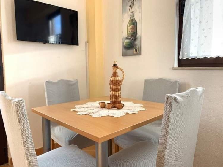 Fresh Apartments Dar Orlic Trogir Exterior photo