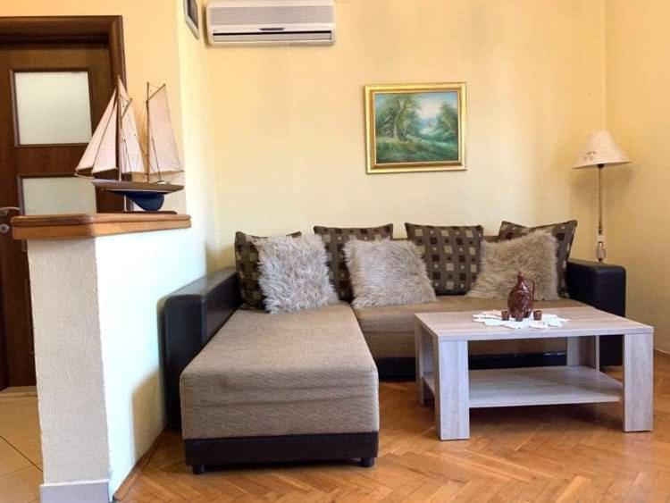 Fresh Apartments Dar Orlic Trogir Exterior photo