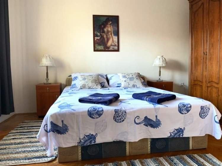 Fresh Apartments Dar Orlic Trogir Exterior photo