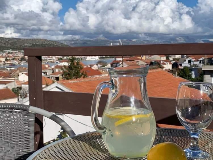 Fresh Apartments Dar Orlic Trogir Exterior photo