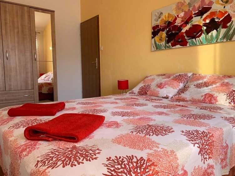 Fresh Apartments Dar Orlic Trogir Exterior photo