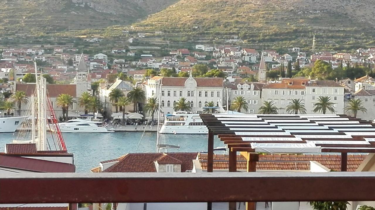 Fresh Apartments Dar Orlic Trogir Exterior photo